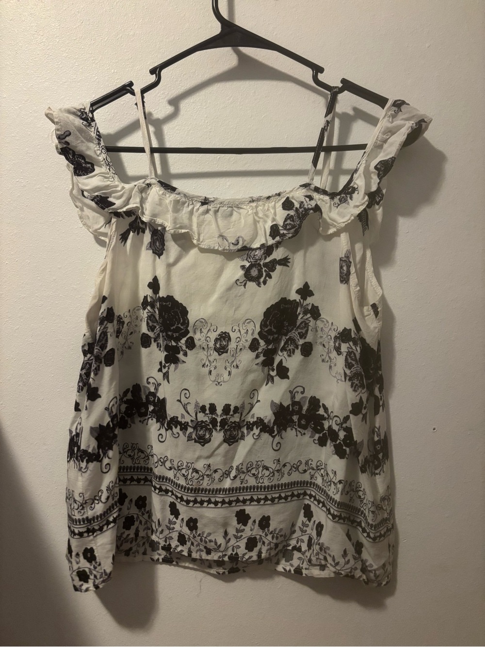 Ruffled Off-Shoulder Floral Blouse - White/Black